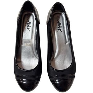 Air Flex Kitten Heel Pumps Womens 9.5W Black Excellent Patent Cap Toe Business